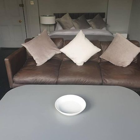 Elegant Studio In Central Hove - 5 Min Walk To Beach - 10 Min To Brighton ภายนอก รูปภาพ