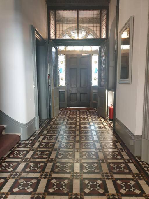 Elegant Studio In Central Hove - 5 Min Walk To Beach - 10 Min To Brighton ภายนอก รูปภาพ