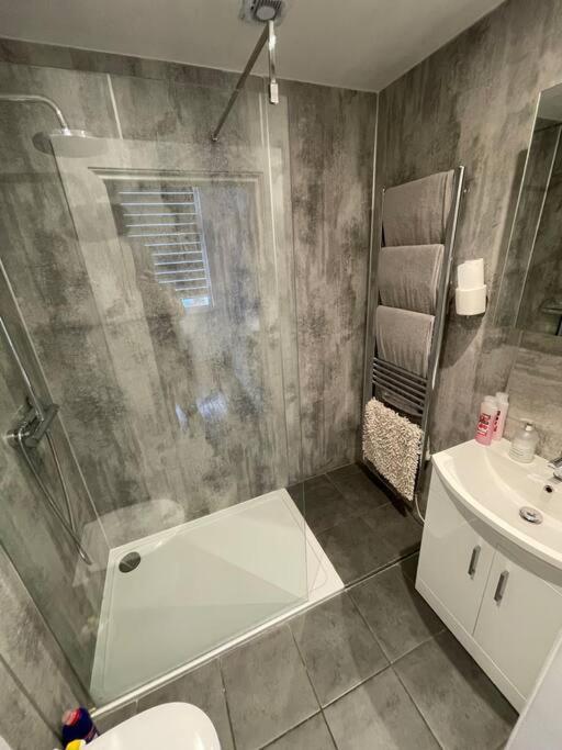 Elegant Studio In Central Hove - 5 Min Walk To Beach - 10 Min To Brighton ภายนอก รูปภาพ