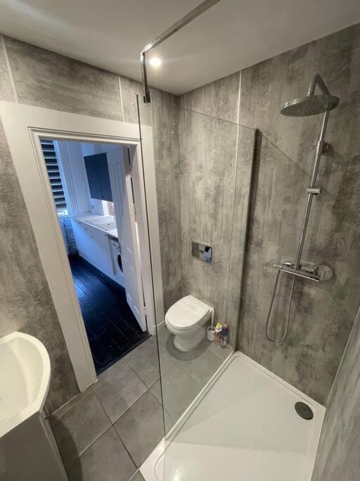 Elegant Studio In Central Hove - 5 Min Walk To Beach - 10 Min To Brighton ภายนอก รูปภาพ