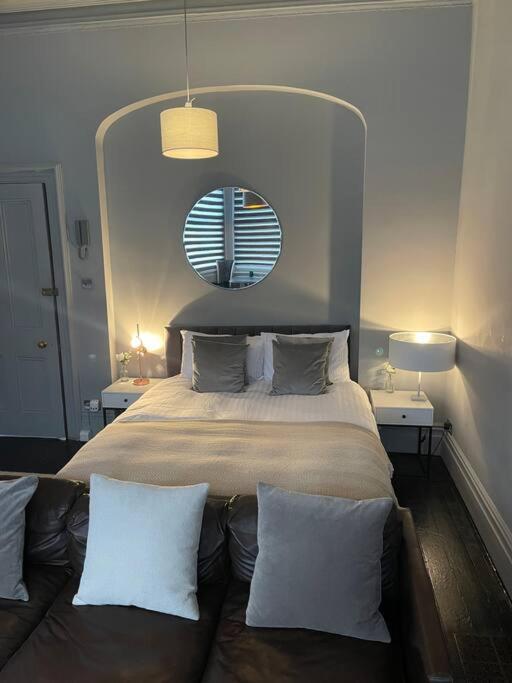 Elegant Studio In Central Hove - 5 Min Walk To Beach - 10 Min To Brighton ภายนอก รูปภาพ