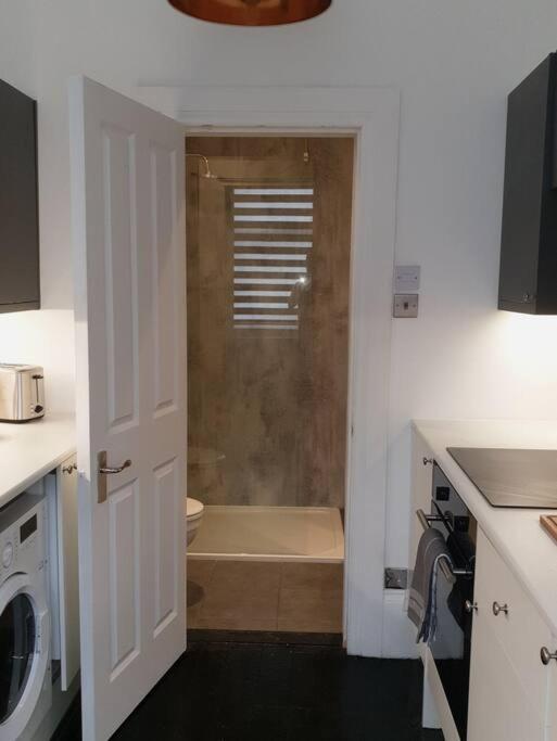 Elegant Studio In Central Hove - 5 Min Walk To Beach - 10 Min To Brighton ภายนอก รูปภาพ