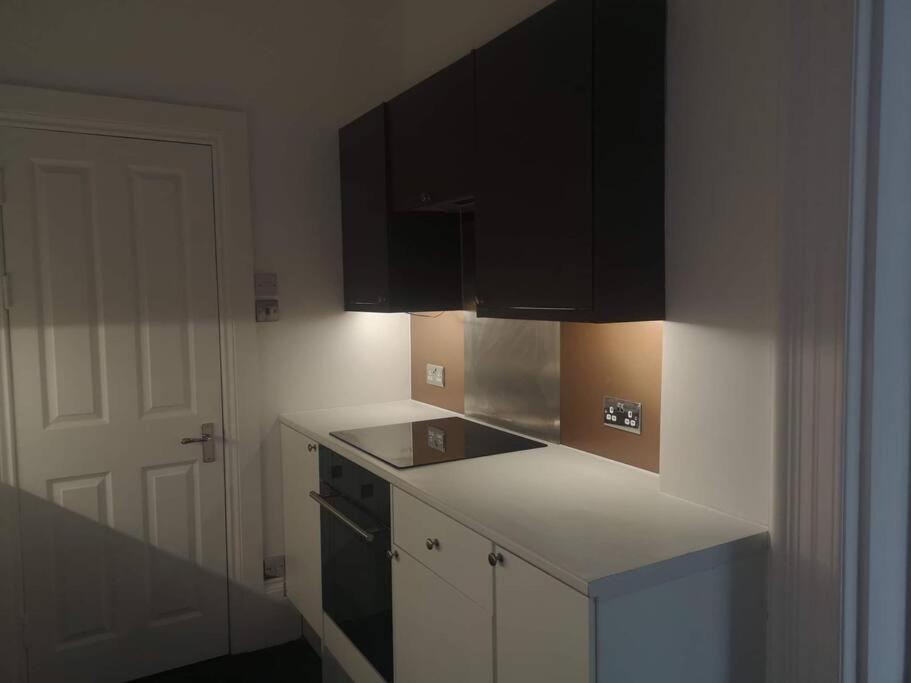 Elegant Studio In Central Hove - 5 Min Walk To Beach - 10 Min To Brighton ภายนอก รูปภาพ